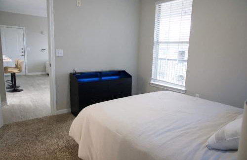 Cozy 1BR Retreat Near Dining & Shopping - Foto 12