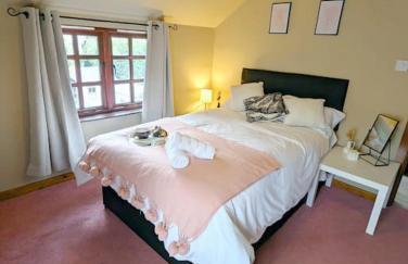 3-Bed, Sleeps 6, 1 Bath, Parking, WiFi - Foto 3