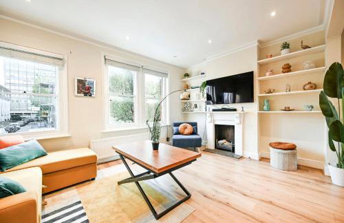 Modern 2BR Apartment for Contractors, Balcony & Fast Wi-Fi, W6 - Foto 49