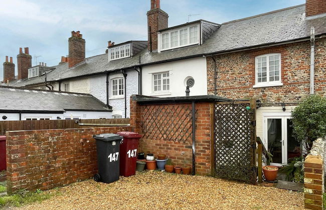 Beautiful Georgian Home in the Heart of Chichester - Photo 46