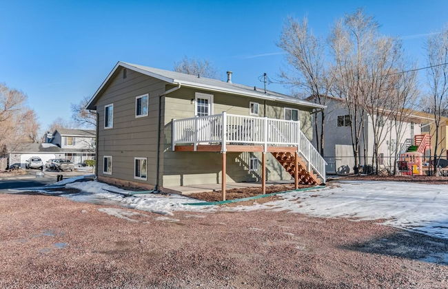 2BR Aptmt Parks Private Deck, Mountain Views! - Photo 40