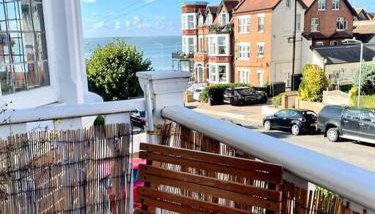 3 Bedroom Spacious Seaside Apartment with Estuary Views - Foto 3