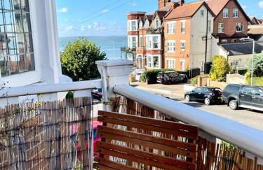 3 Bedroom Spacious Seaside Apartment with Estuary Views - Foto 3