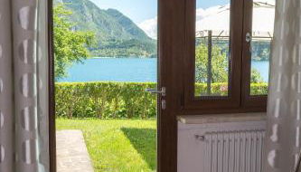 Belvilla by OYO Lake-view Holiday Home With Garden - Foto 5