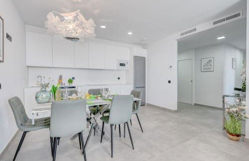 Luxury apartment. Heated Pool. AC. Ocean view! - Foto 14