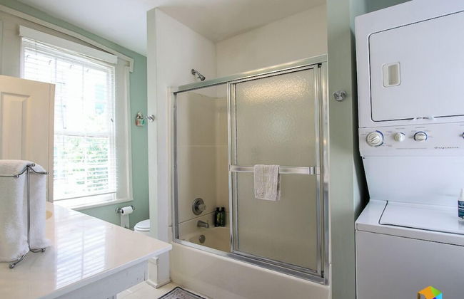 Artist's House Upper Apt Walk to Forsyth - Photo 69