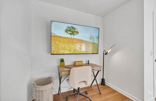 Chic & Modern 2BD Near CAE - Foto 11