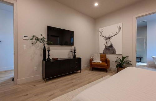 Downtown Luxury Villa Hot Tub Walk To Lake - Foto 33