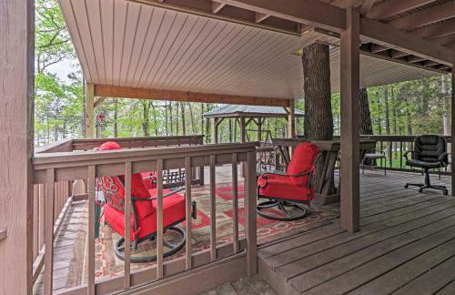 Secluded Edgemont Getaway with Huge Outdoor Deck! - Foto 24