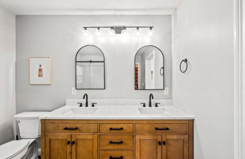 Spacious Home 4BR Fire Pit, Patio Hot Tub - Foto 33