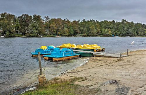 Fire Pit and Furnished Deck Serene Tobyhanna Escape - Foto 28