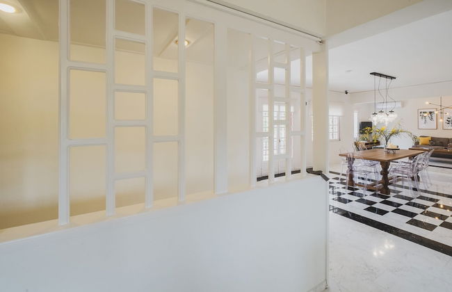 Mid-Century Modern Villa Vintage Charm - Foto 38