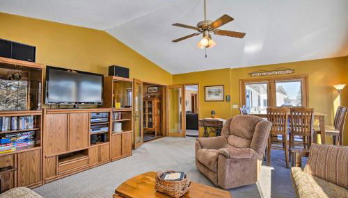 Cumberland Retreat with Lakefront Yard and Dock - Foto 3