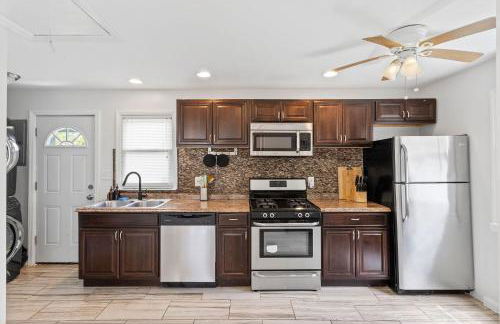 NEW! Quiet Family House near the Casino - Foto 5