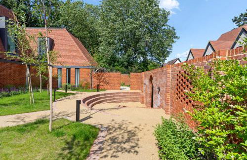 3 Bed House near Purley, by ARP Homes, Free Parking, Ideal for Long Stays & Insurance Bookings - Foto 39