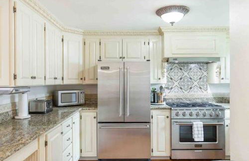 Spacious Retreat with guest house, game room, parking in N Tacoma - Foto 59