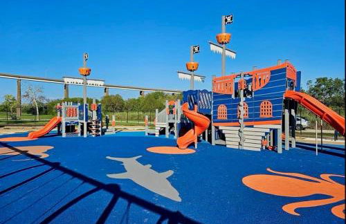 Stunning Waterfront Condo - Foto 28