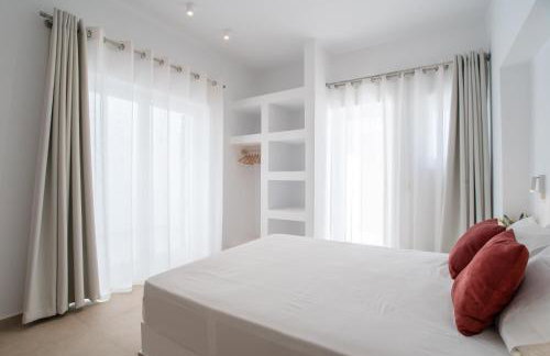 Deluxe Maisonette With Private Jacuzzi - Photo 17