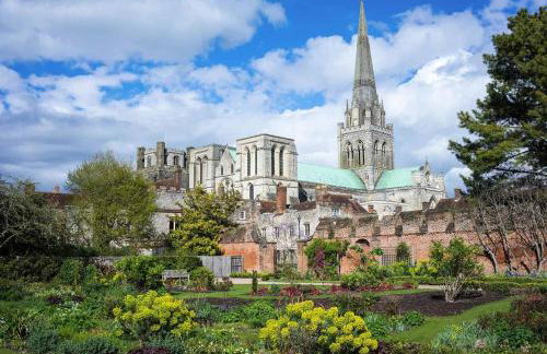 Open Plan Dog Friendly Annexe Sleeping 2 I Near Local Beaches & Chichester with FREE Parking - Foto 42