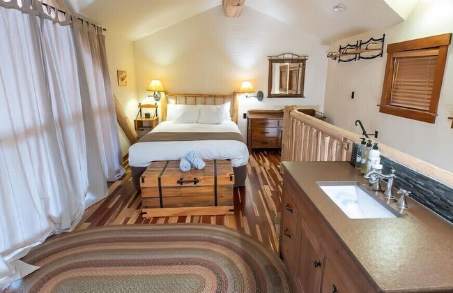 Snow Creek Cabins by Fernie Lodging Co. - Photo 19