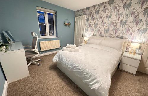 Cosy detached 3-bed, free parking, near Manchester - Foto 17