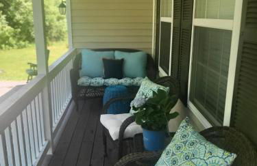 Modern Farmhouse Decor With Washer & Dryer - Foto 30