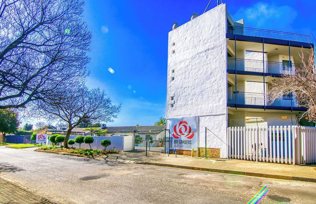 BM Gardens Apartment Hotel - Photo 36