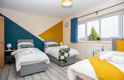 Cosy townhouse, new build, 5 bedrooms, Sleeps 8, Free Parking - Foto 15