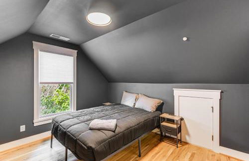 12 South Neighborhood Home with Modern Flair! - Foto 14