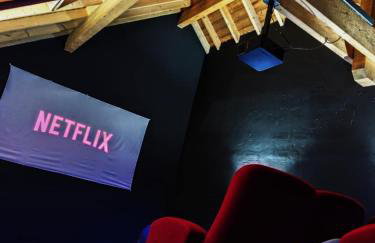 LE COCON l'unique expérience Cinéma room de la Grange Savoyarde 1km du Lac d'Annecy - Foto 1