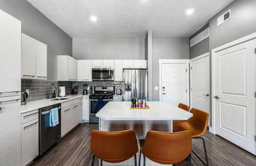 Penthouse Apt - PoolGymHotTubPkg - View! - Foto 9