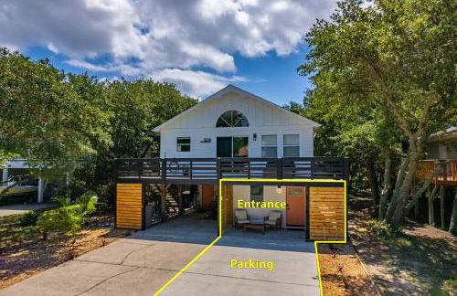 Couples Retreat with Hot Tub, Beach Cruisers, Spa Bath - Foto 47