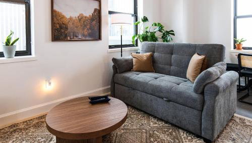 Luxury Downtown Apt with Parking, Gym, and Lap Pool - Foto 3