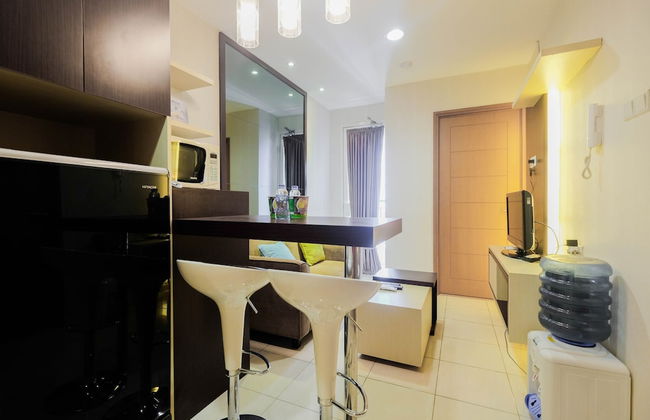 Luxurious and Comfy 2BR Cinere Bellevue Suites Apartment - Photo 8