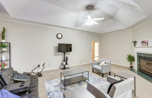 Home with Fenced Yard about 12 Mi to Dtwn Montgomery - Foto 6