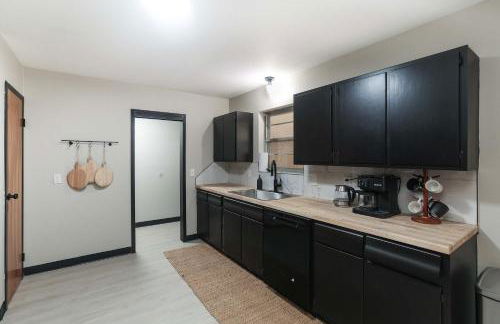 East Side Oasis 3BR 2 BA Coffee 5Min to Town East - Foto 19