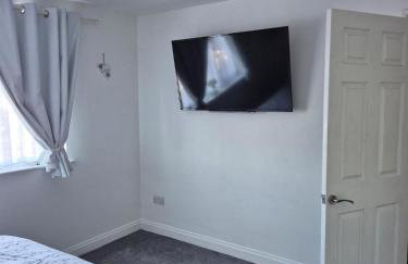 5 min from airport, luxury 2 bed apartment - Foto 8