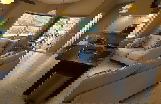 Broadmoor House 3BR 2BA w Heated Pool Sleeps 6 - Foto 13