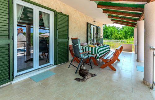 Holiday House Paula sa privatnim grijanim bazenom na mirnoj lokacija blizu mora - Foto 33