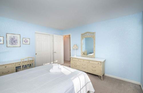 Luxurious Dream Home - For 10 - Photo 32