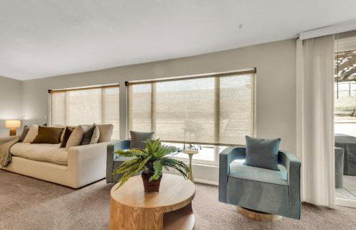 Chic Family Retreat with Game Room backyard with fire pit and minutes to Downtown! - Photo 6