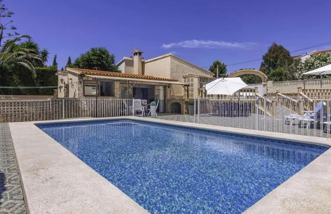 Charming Holiday Home in Calpe With Barbeque - Photo 31