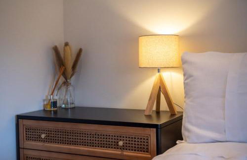 Bramble Cottage - Cosy 2 Bed With Deluxe HOT TUB & Log Burner - Photo 33