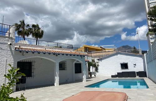 Villa con piscina a un paso de la playa - Photo 24