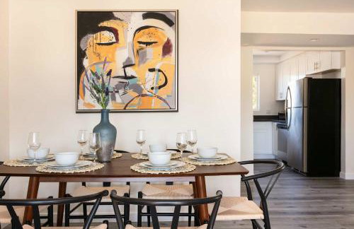 Unwind in Spacious 2BR Apt Sleeps 6 with Parking - Foto 8