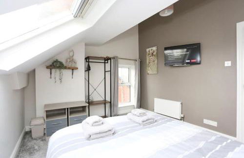 The Hot Tub Townhouse by Holiday Heim - Photo 29