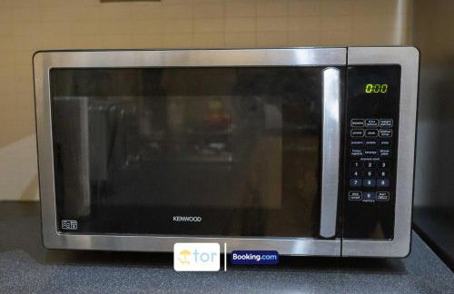 Large 2 Bedroom Apartment By The One Retreats Short Lets & Serviced Accommodation Horley Close To Gatwick Airport - Foto 13