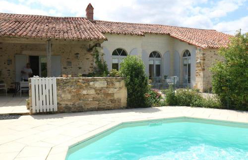 Logis La Tour - Gîte Orangerie - Foto 28