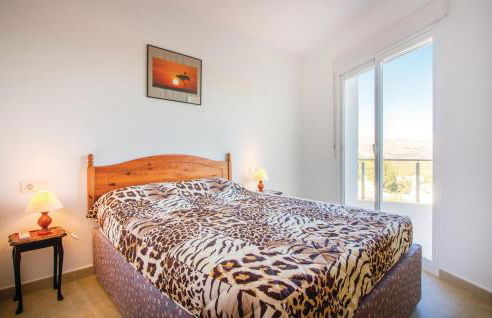 Three-Bedroom Apartment In Trullent - Photo 19