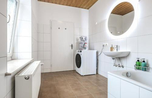 cruwzo I Modern Centrally Located Apartment with Parking Modern Centrally Located Apartment with Parking - Photo 8